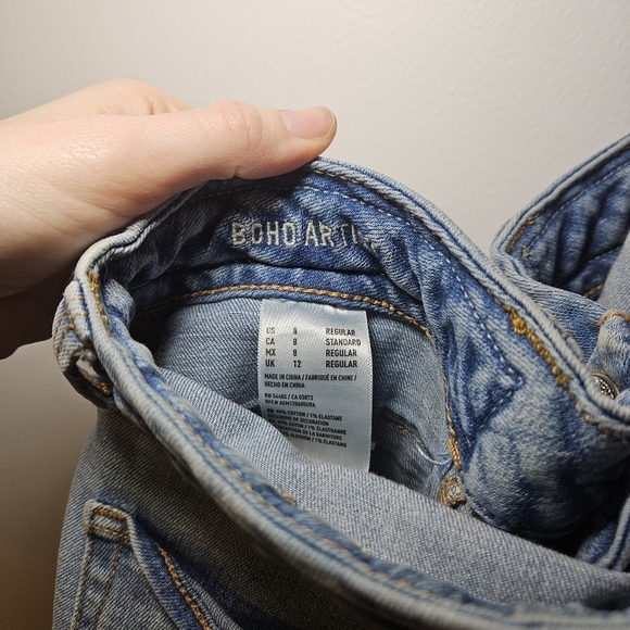 American Eagle Boho Artist Low-Rise Distressed Blue Jeans - Picture 9 of 9